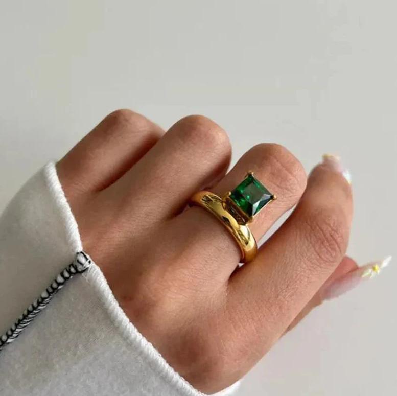 Women's Acessories