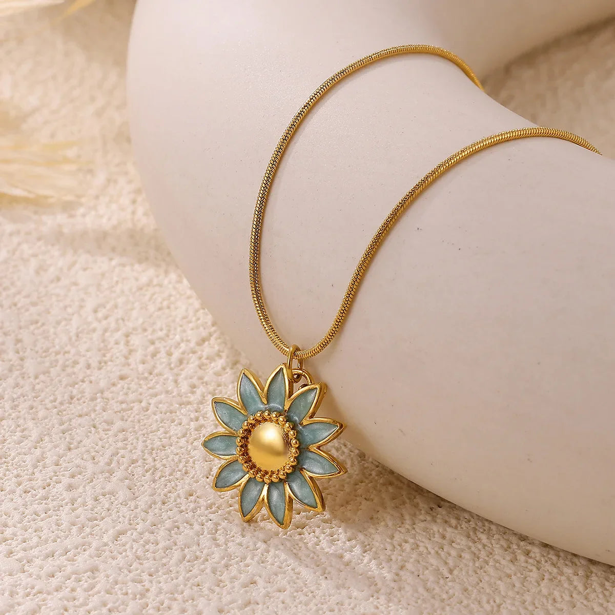 Maddison Sunflower Pendant Necklace
