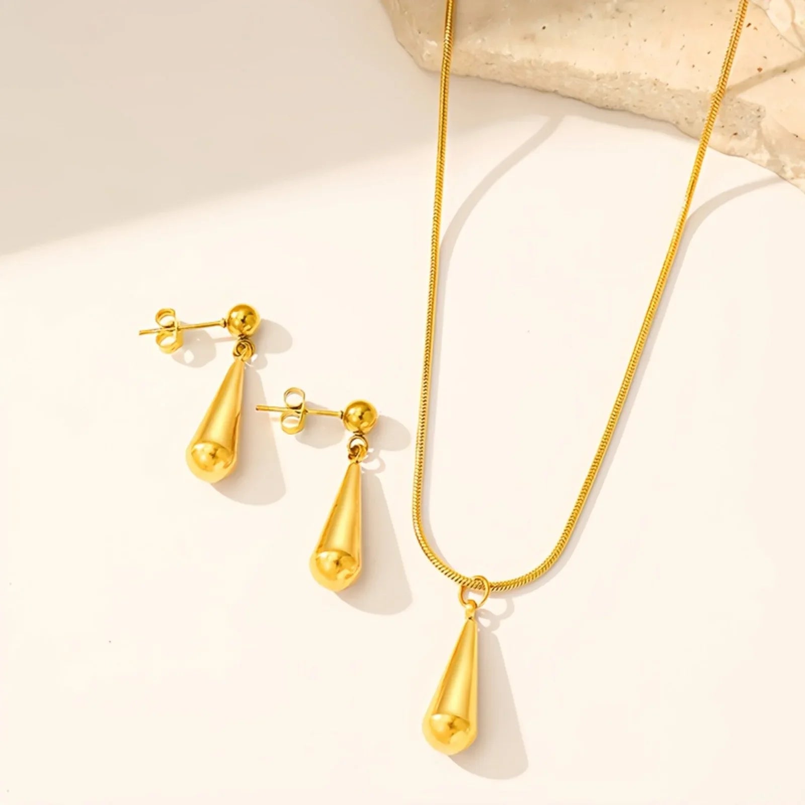 Coralie™ Drop Necklace Set